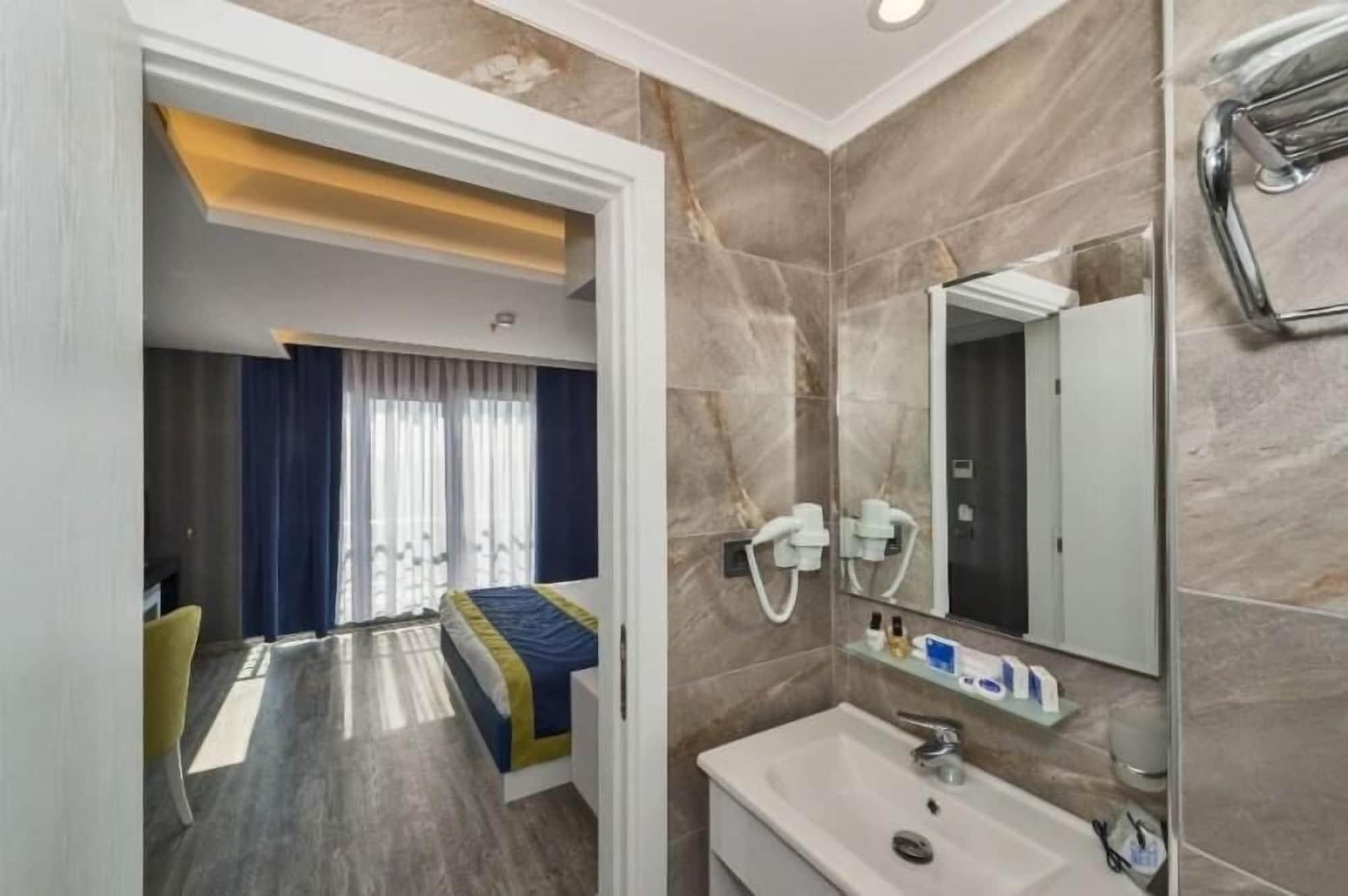 Inntel Hotel Istanbul Exterior photo
