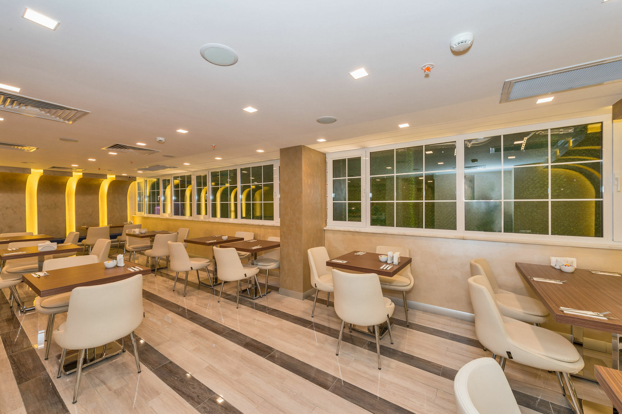 Inntel Hotel Istanbul Exterior photo